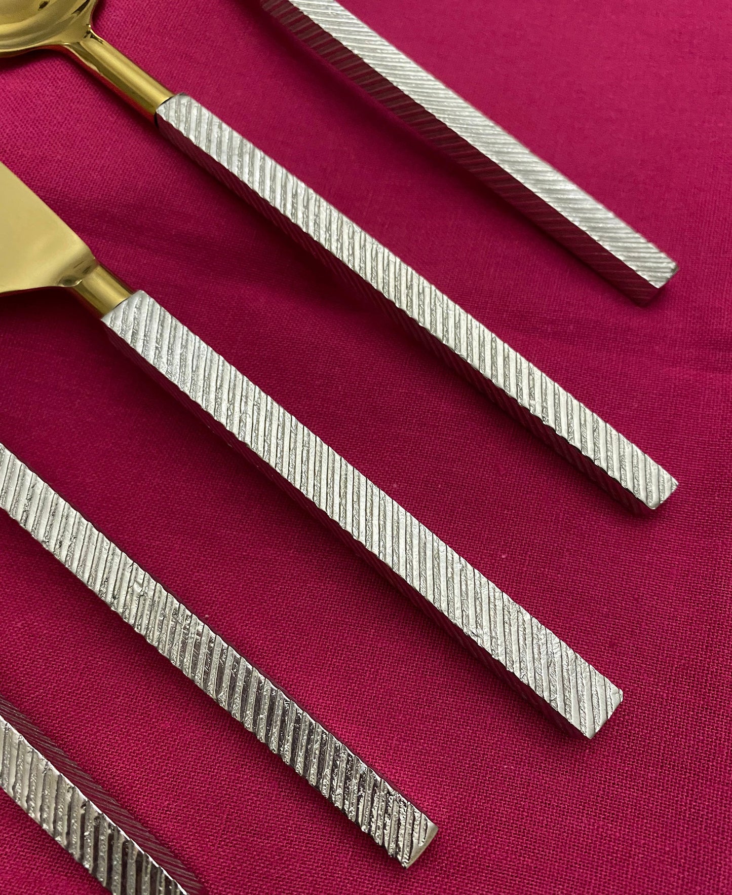Modern Stainless Steel Flatware Set of 20 PC