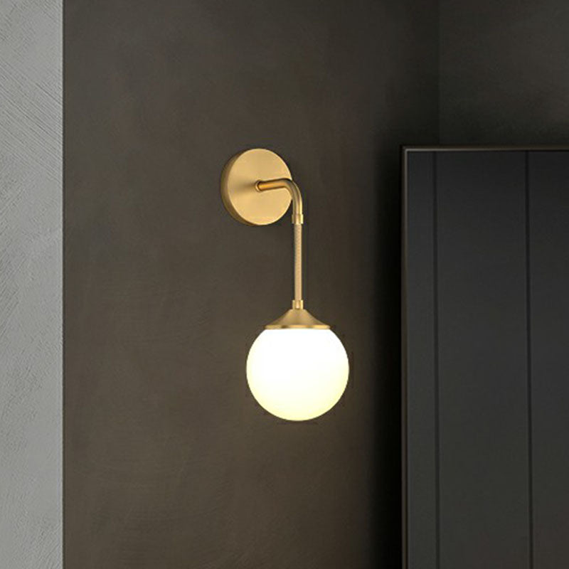 Tessa Warmth Meets Minimalist Style: The Gold LED Wall Lamp