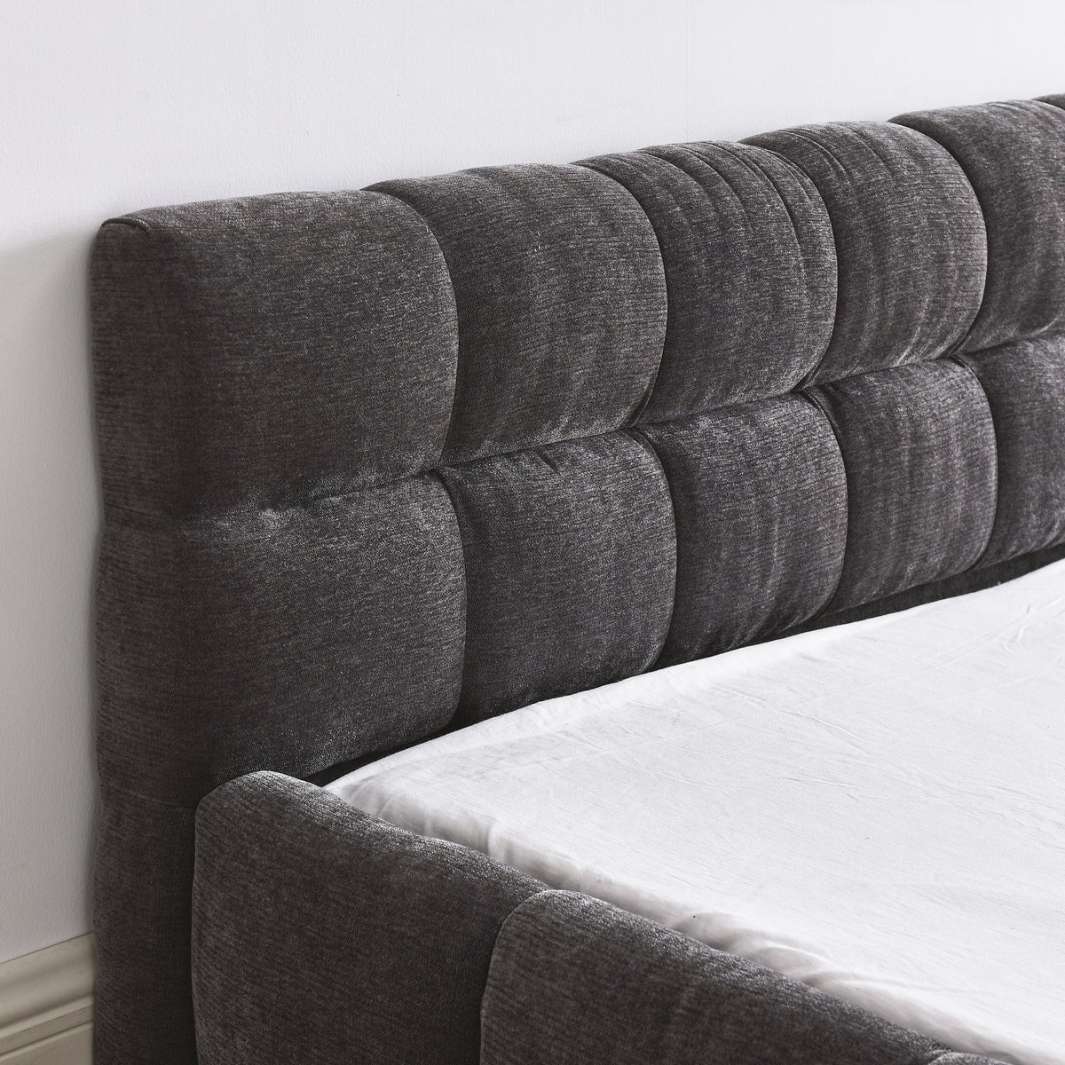 Queen Size Upholstered Bed Frame with Thick Fabric