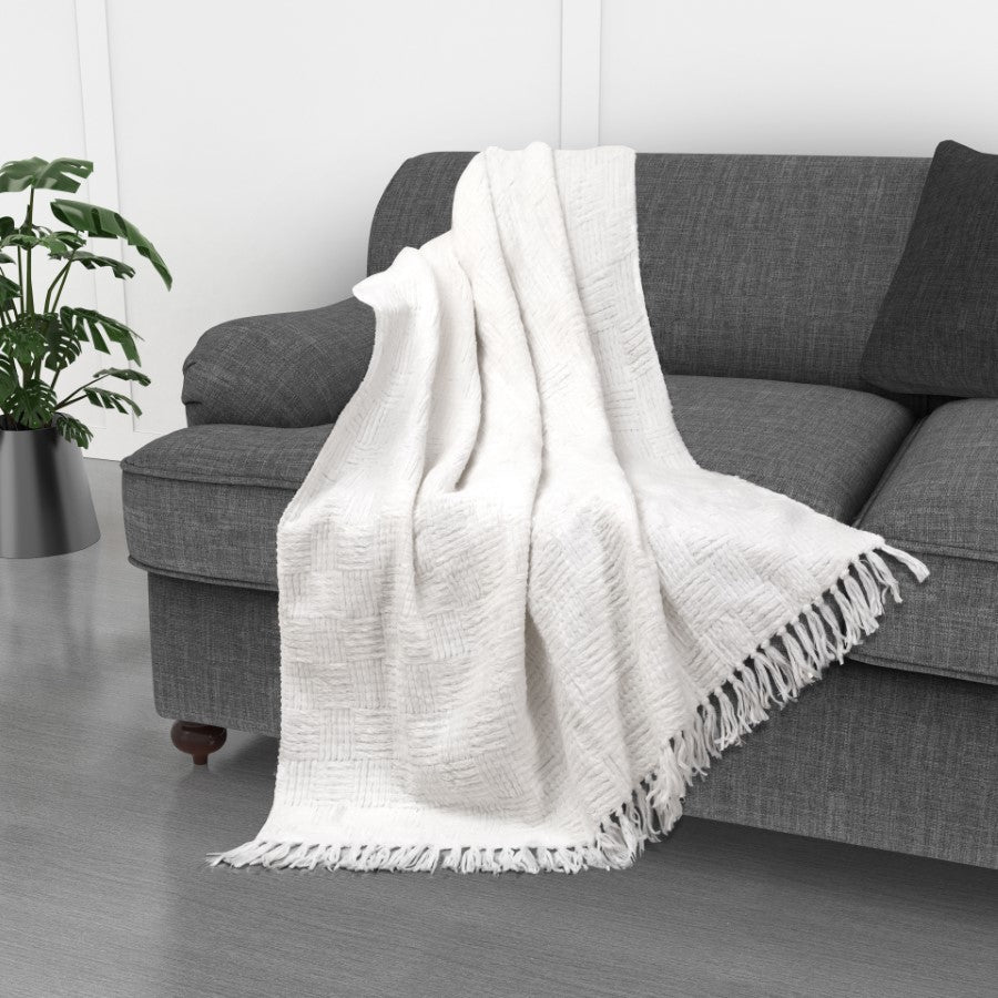 Kathy Ireland Oversized Chenille Fringed Basket Throw 50 X 70