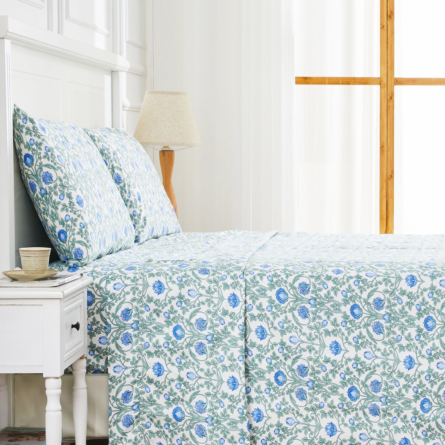 Arts & Crafts Floral Printed Pillowcase Pair