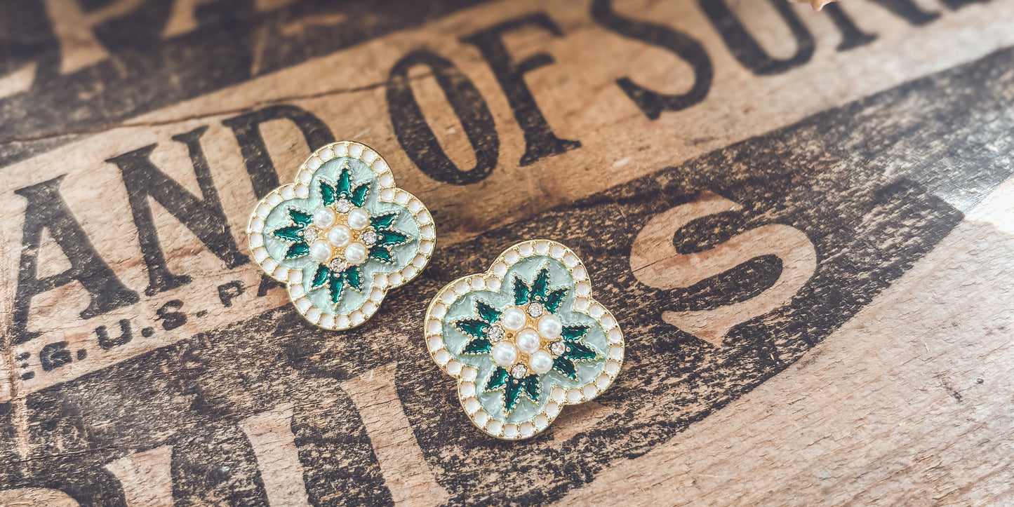 Beautiful Vintage Green and Pearl Stud Earrings