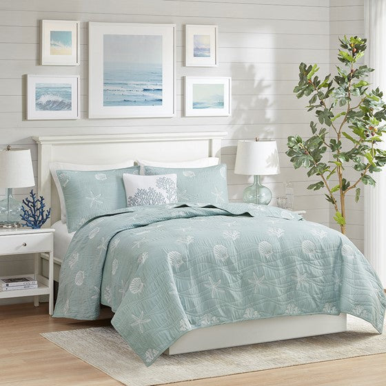 4 Piece Cotton Reversible Embroidered Quilt Set with Throw Pillow - Aqua King/Cal King