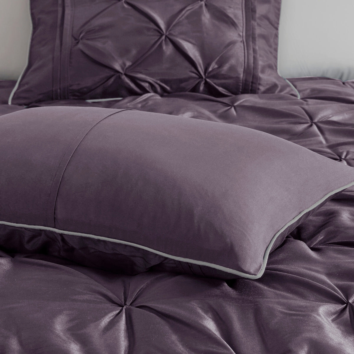7 Piece Tufted Comforter Set in Plum for Full Beds