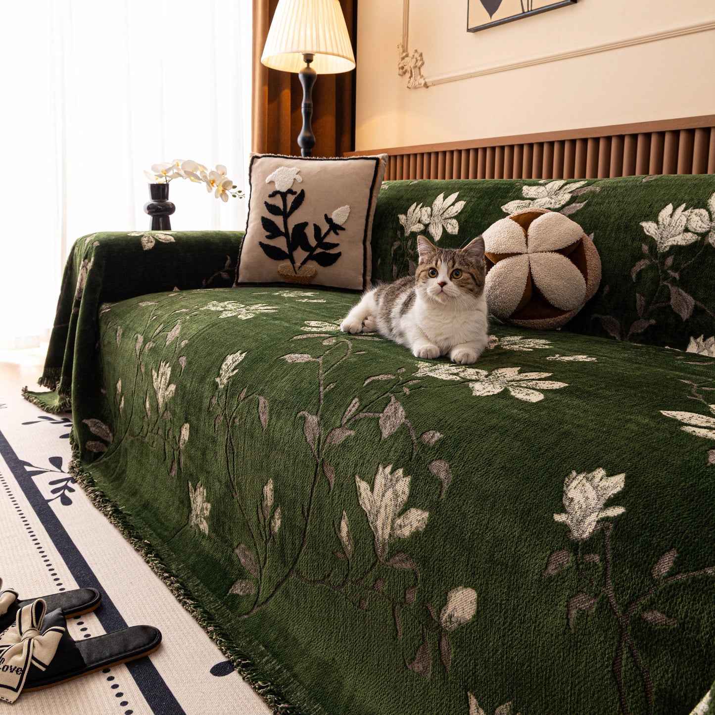 Luxury Thickened Sofa Throw Cover, Decorative Cozy Floral Jacquard Couch Cover Blanket