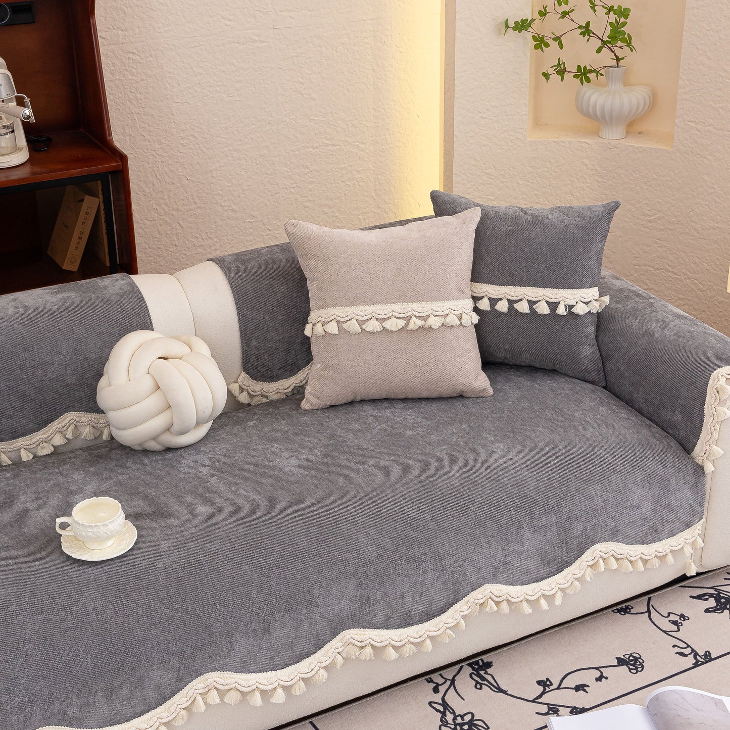 Chenille Sofa Cover Towel – Non-Slip, Washable Pets Couch Protector with Tassels