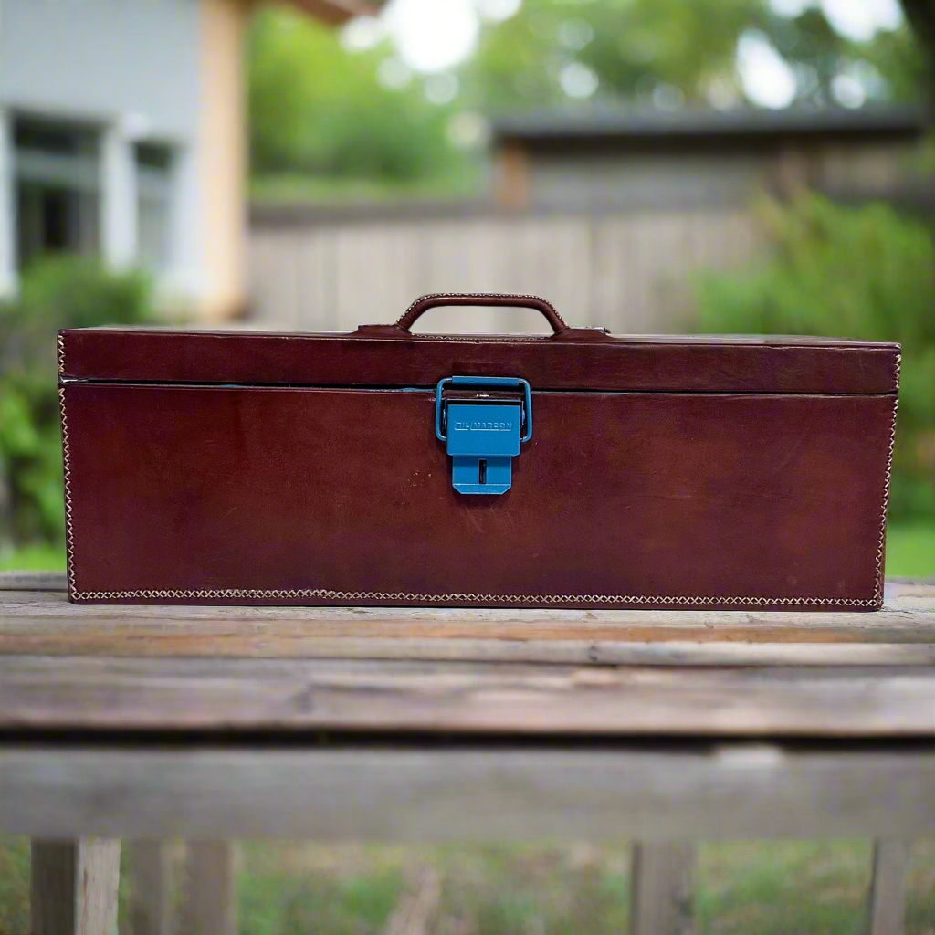 Los Hombres | Tool Box