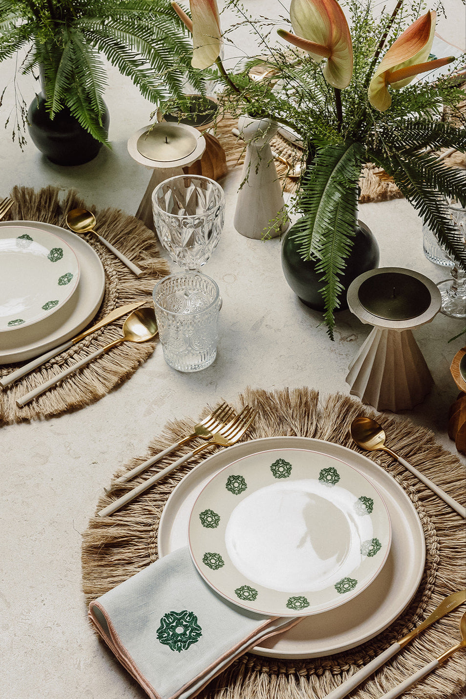 BLEACHED TALL WOOD PILLAR CANDLE HOLDER