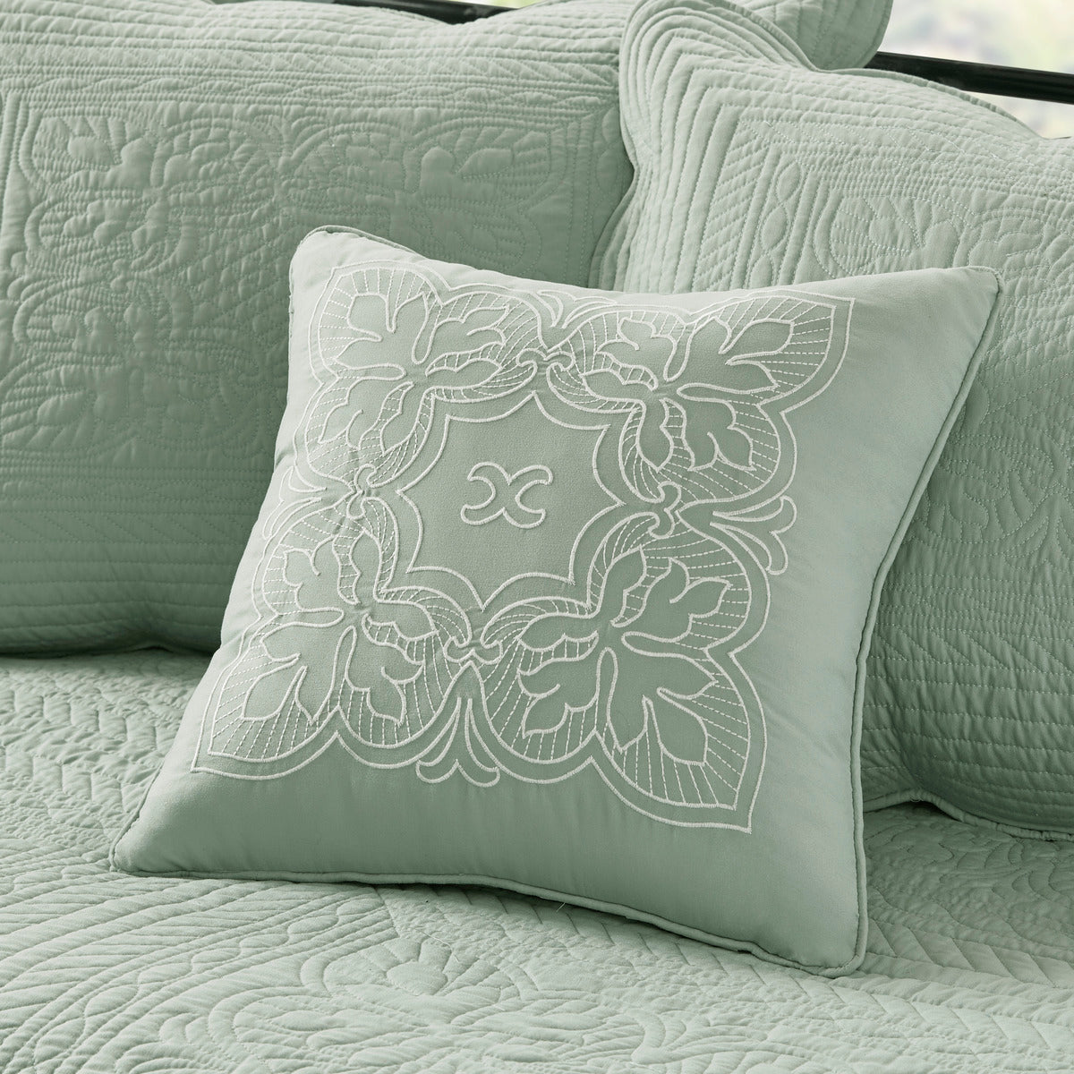 6 Piece Reversible Scalloped Edge Daybed Cover Set