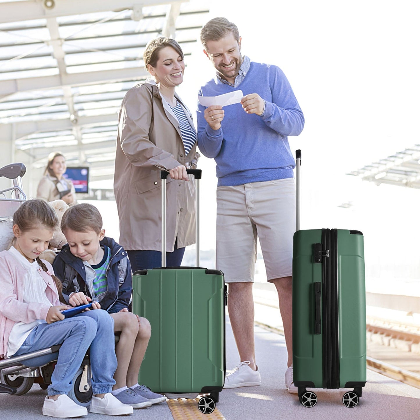 Expandable 24-Inch Hardshell Luggage in Green