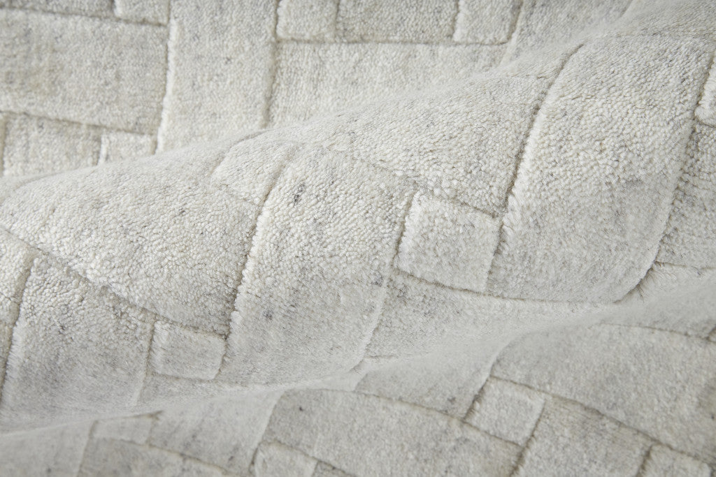 8' X 10' White And Silver Striped Hand Woven Area Rug