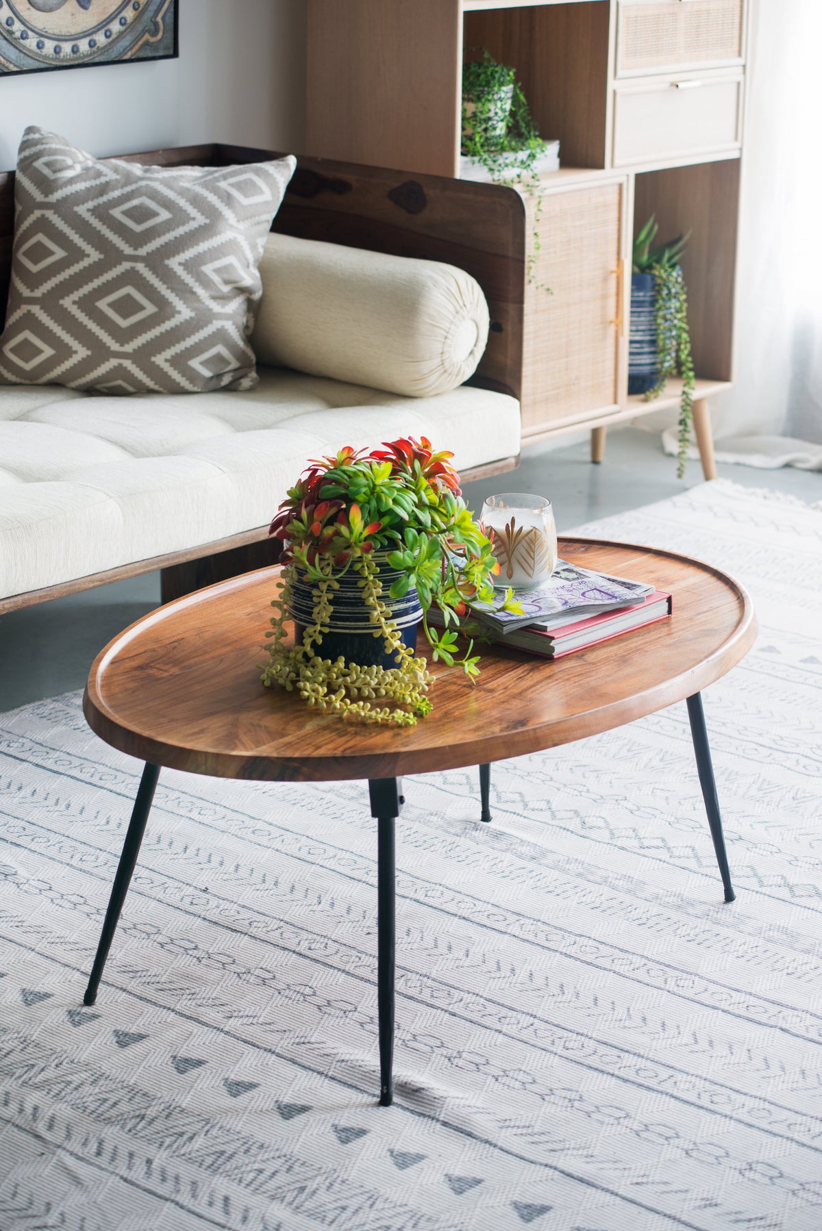 39x26x16" Oval Coffee Table