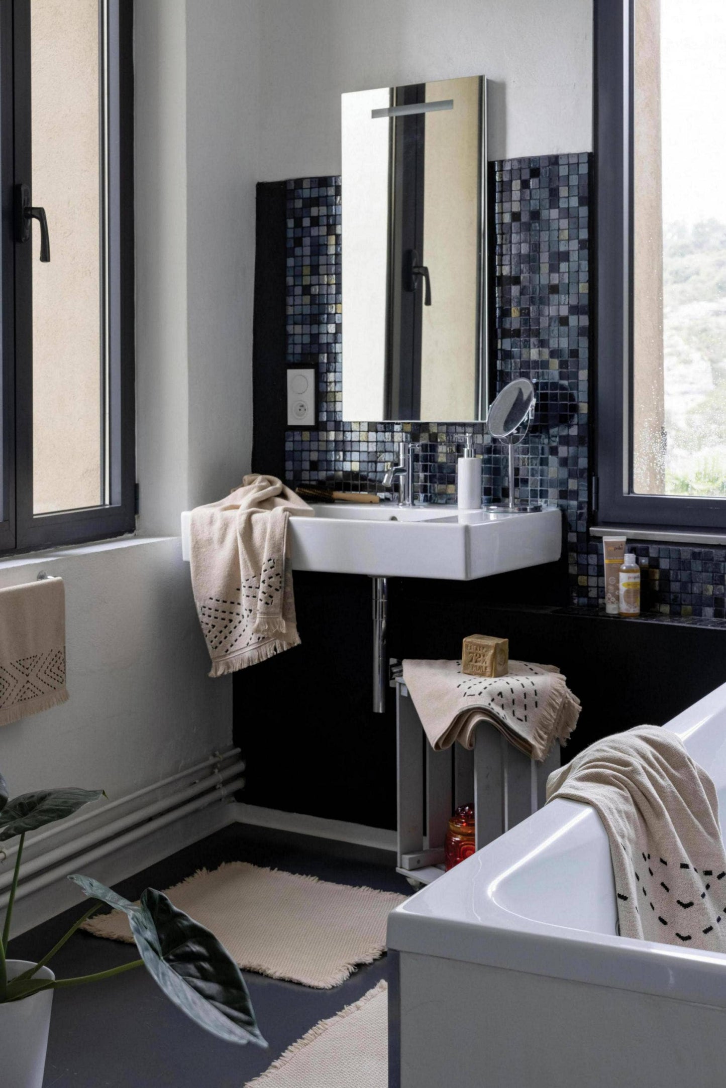 Eri  Linen Bath Rug (21" x 43")