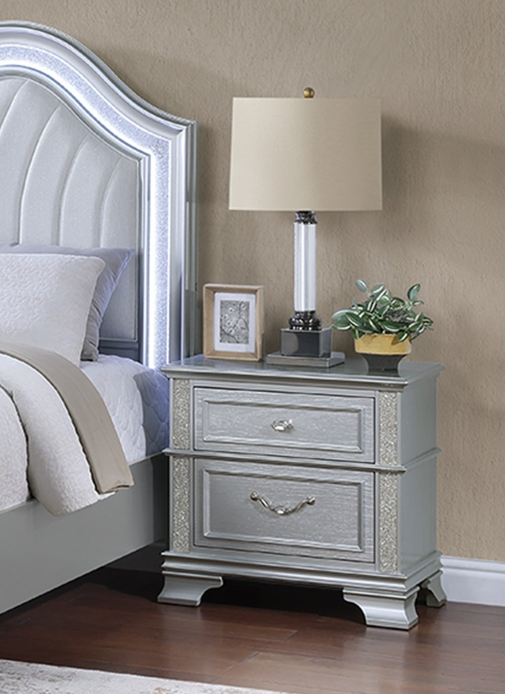 Contemporary Elegant Queen Size Bed 3pc Set