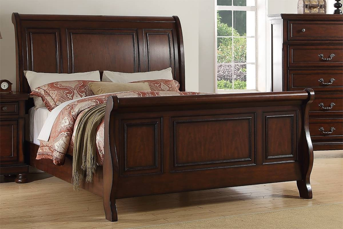 Traditional 3pc Set Queen Size Bed with Nightstands