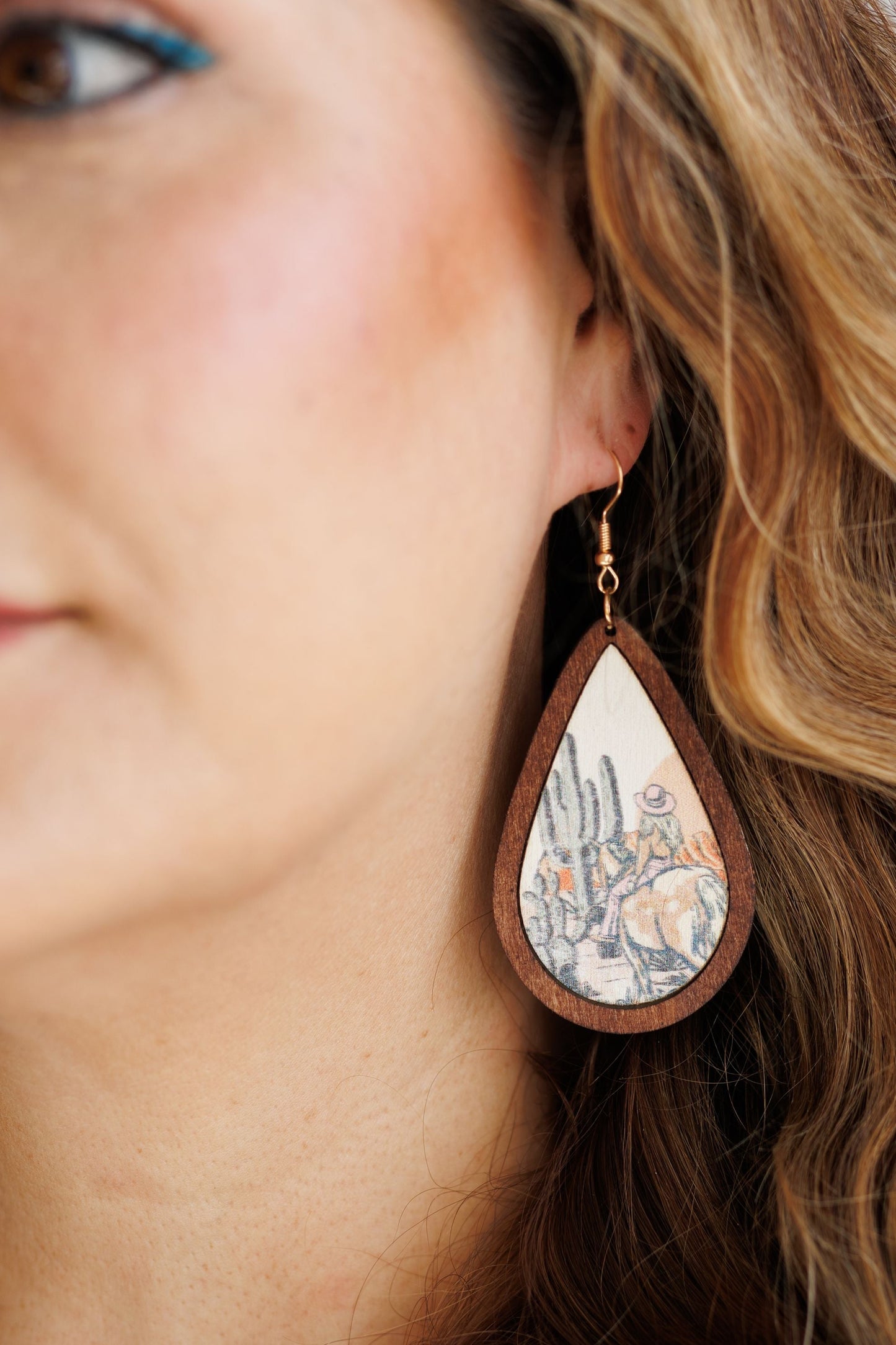 Beautiful Vintage Cowgirl Drop Earrings
