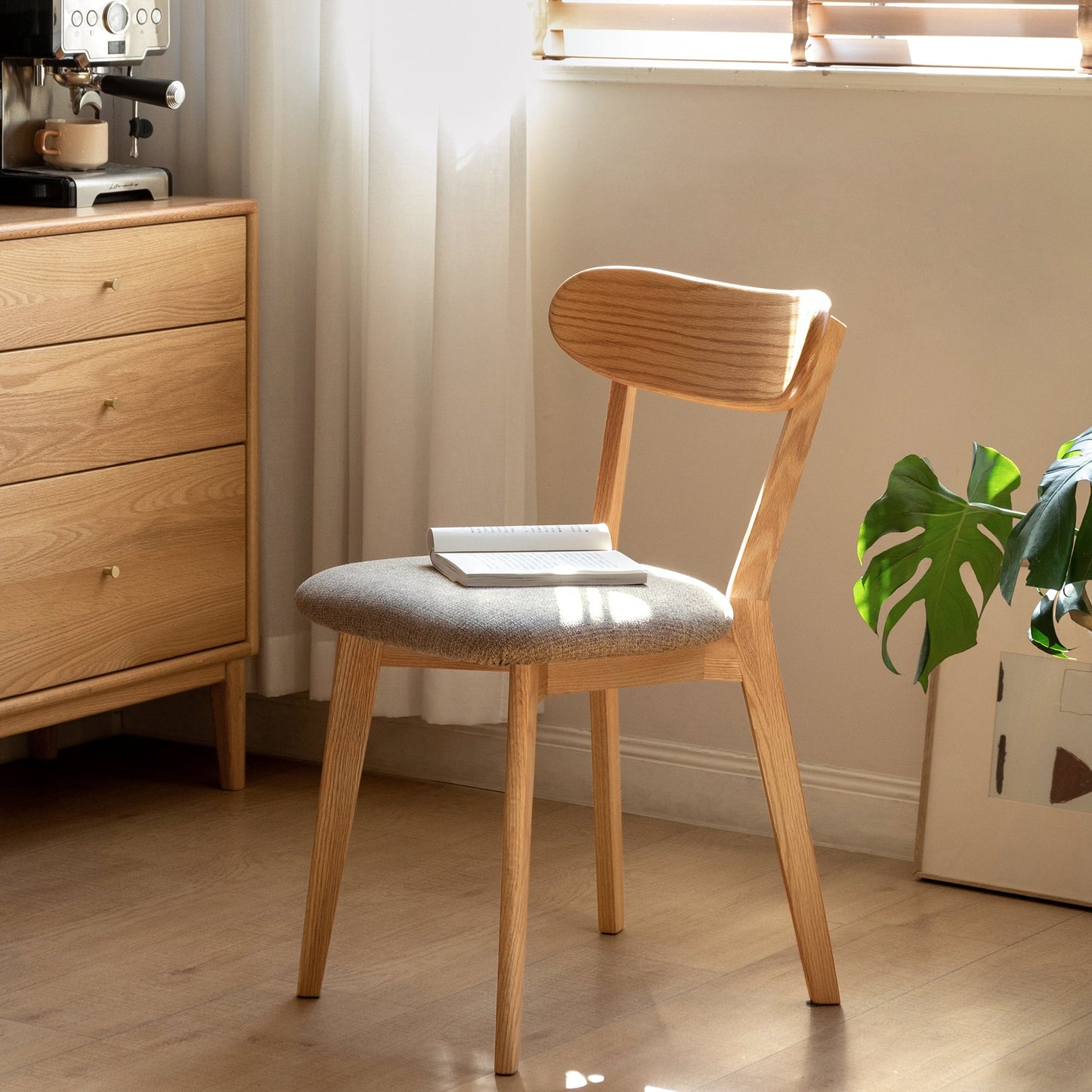 (Set of 2 pcs) Dining Chair Wooden FAS Grade Oak Natural Wood Made in North America 100% Dirt-free Wood Chair Solid Chair Table Chair Wooden Living Room Chair Simple And Natural 47.5 * 55.5 * 78cm