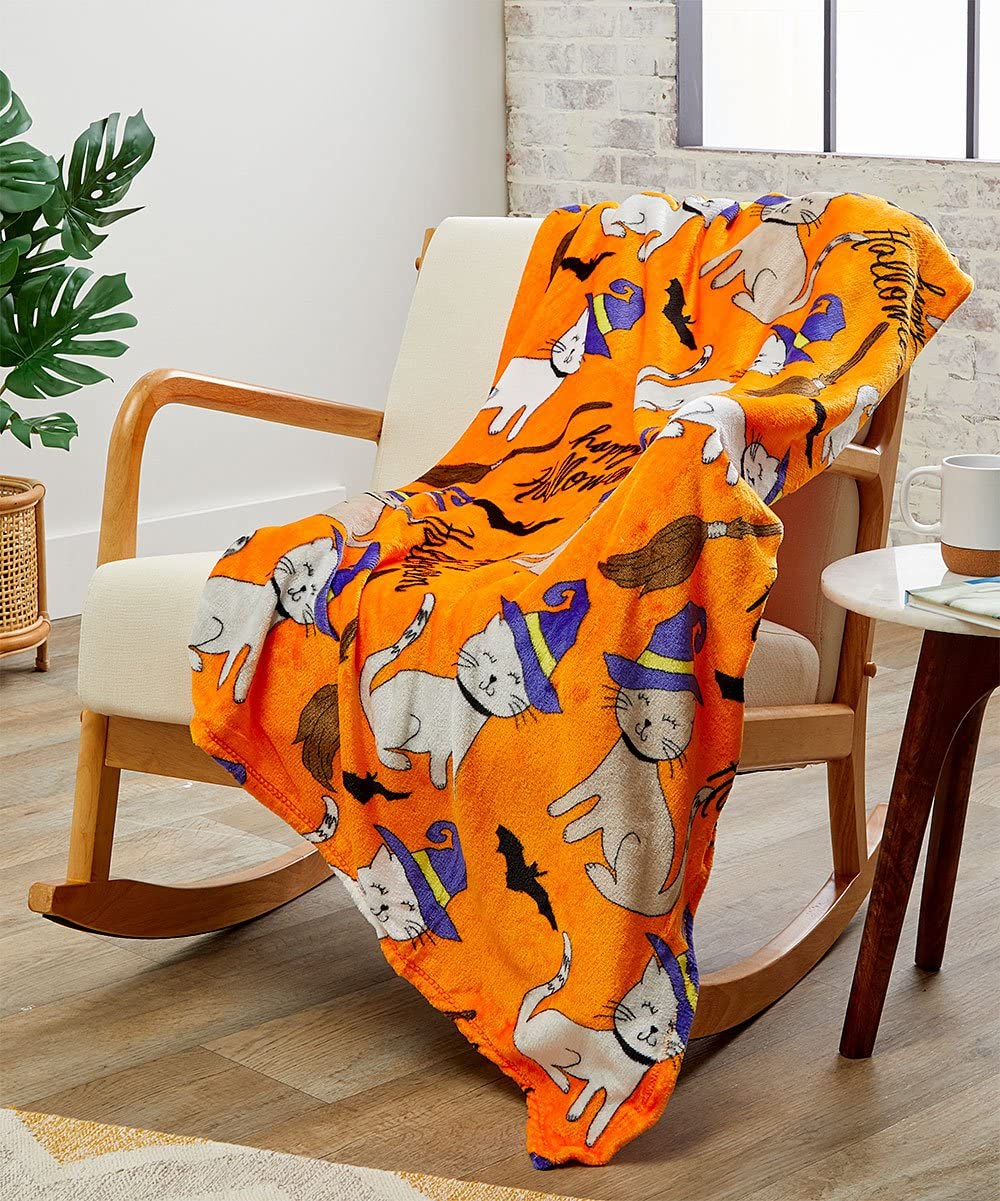 Decor&More Happy Halloween Microplush Throw Blanket (50" x 60")