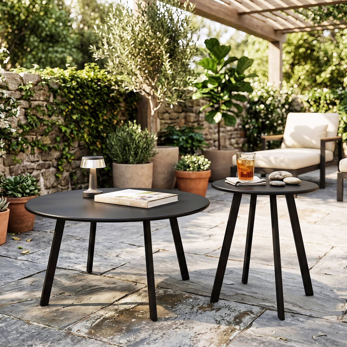 2-Piece Round Nesting Coffee Table Set