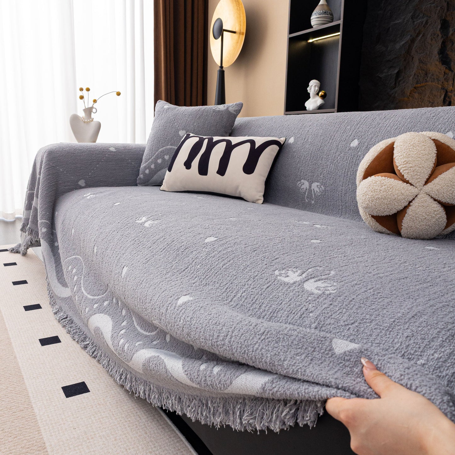 Luxurious Jacquard Couch Cover, Snag-Resistant Pet Friendly Couch Throw with Fringe