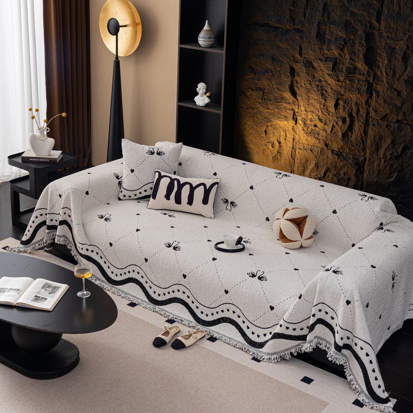 Luxurious Jacquard Couch Cover, Snag-Resistant Pet Friendly Couch Throw with Fringe