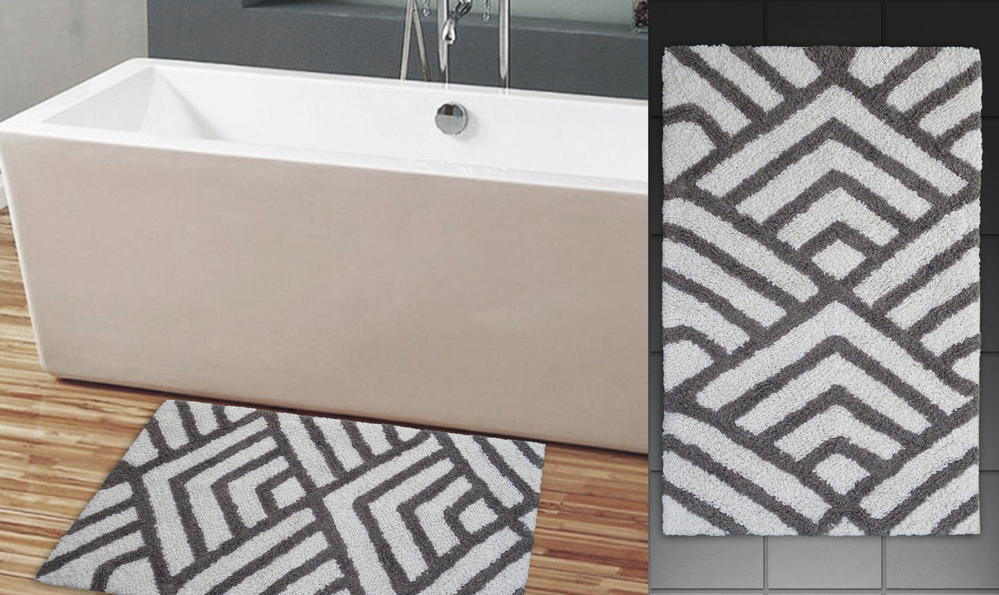 CHICOS HOME Bath Rug Geometric Pattern in Grey & Ivory