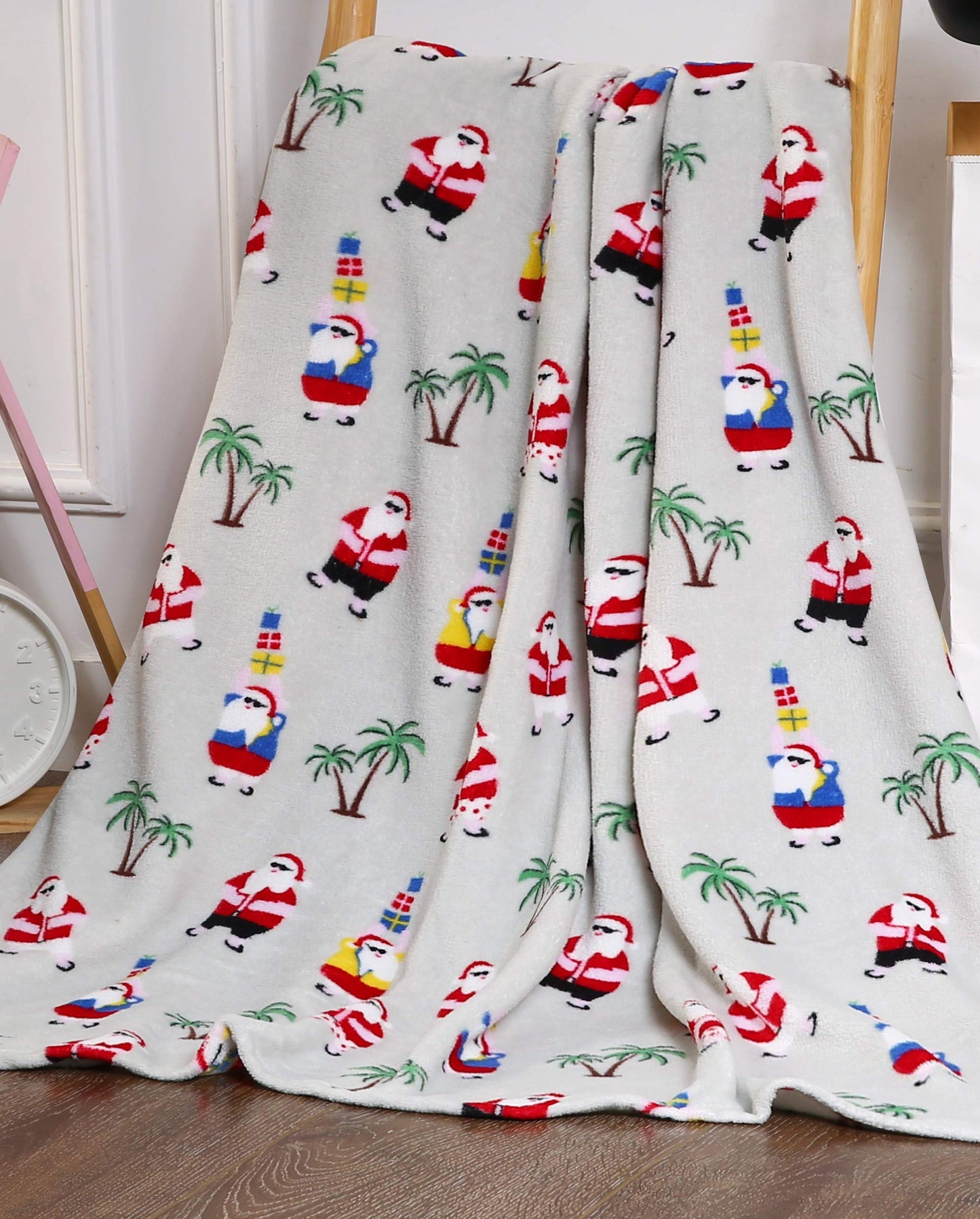 Decor&More Home Essentials Christmas Throw