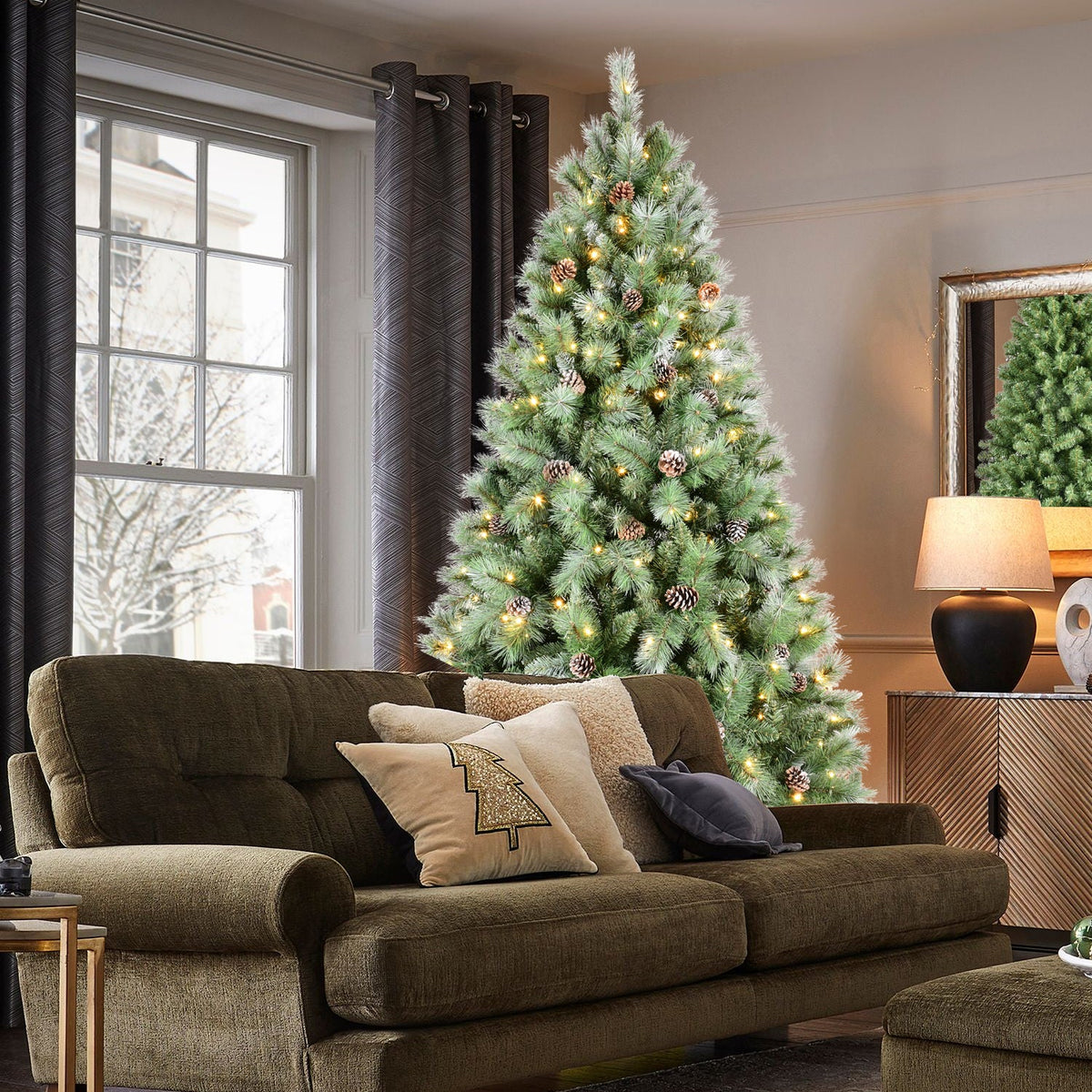 6FT Christmas Tree with 300 Warm White Lights