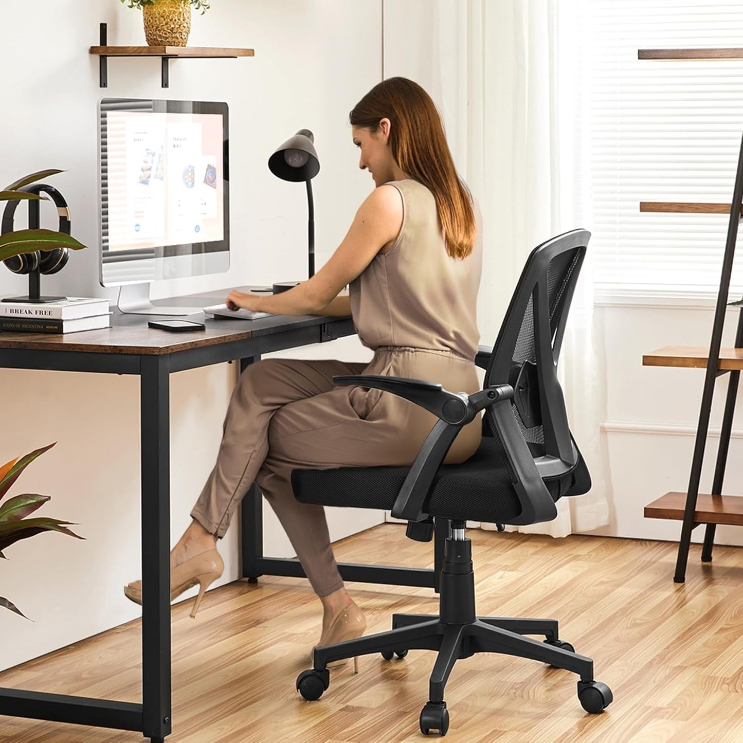 Black Ergonomic Mesh Office Chair With Adjustable Height