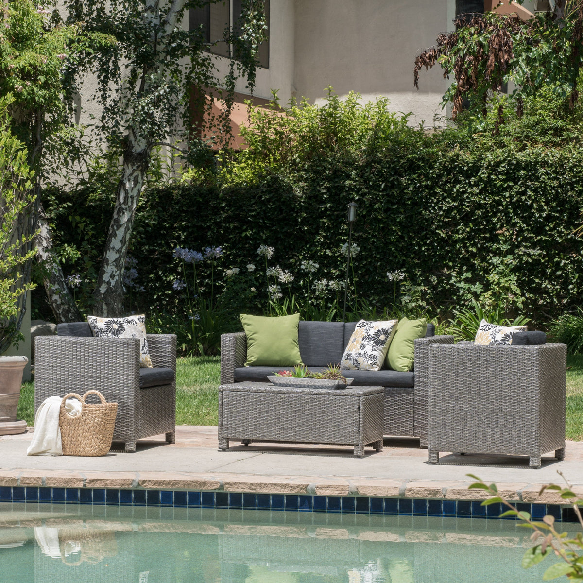 Puerta 4-Piece Outdoor Wicker Sofa Set