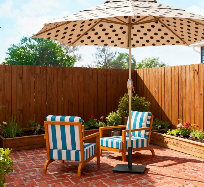 Convenient Metal Umbrella Stand Base with Adjustable Foot Pads