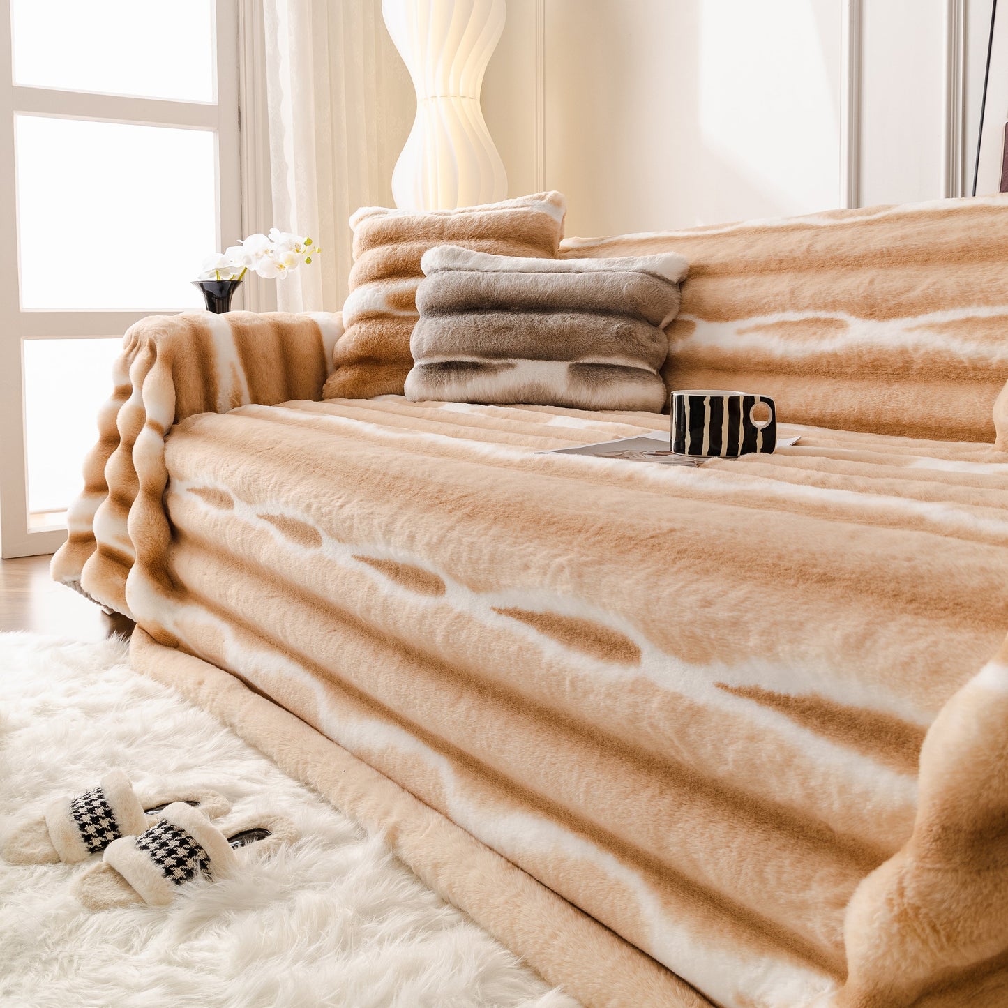 Ultra Soft Faux Fur Couch Cover – Large, Fluffy, and Elegant Sofa Throw Blanket