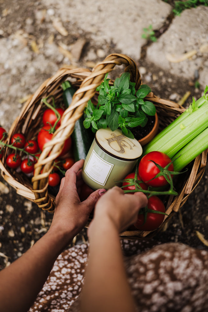 Farmers Market 10 oz Candle