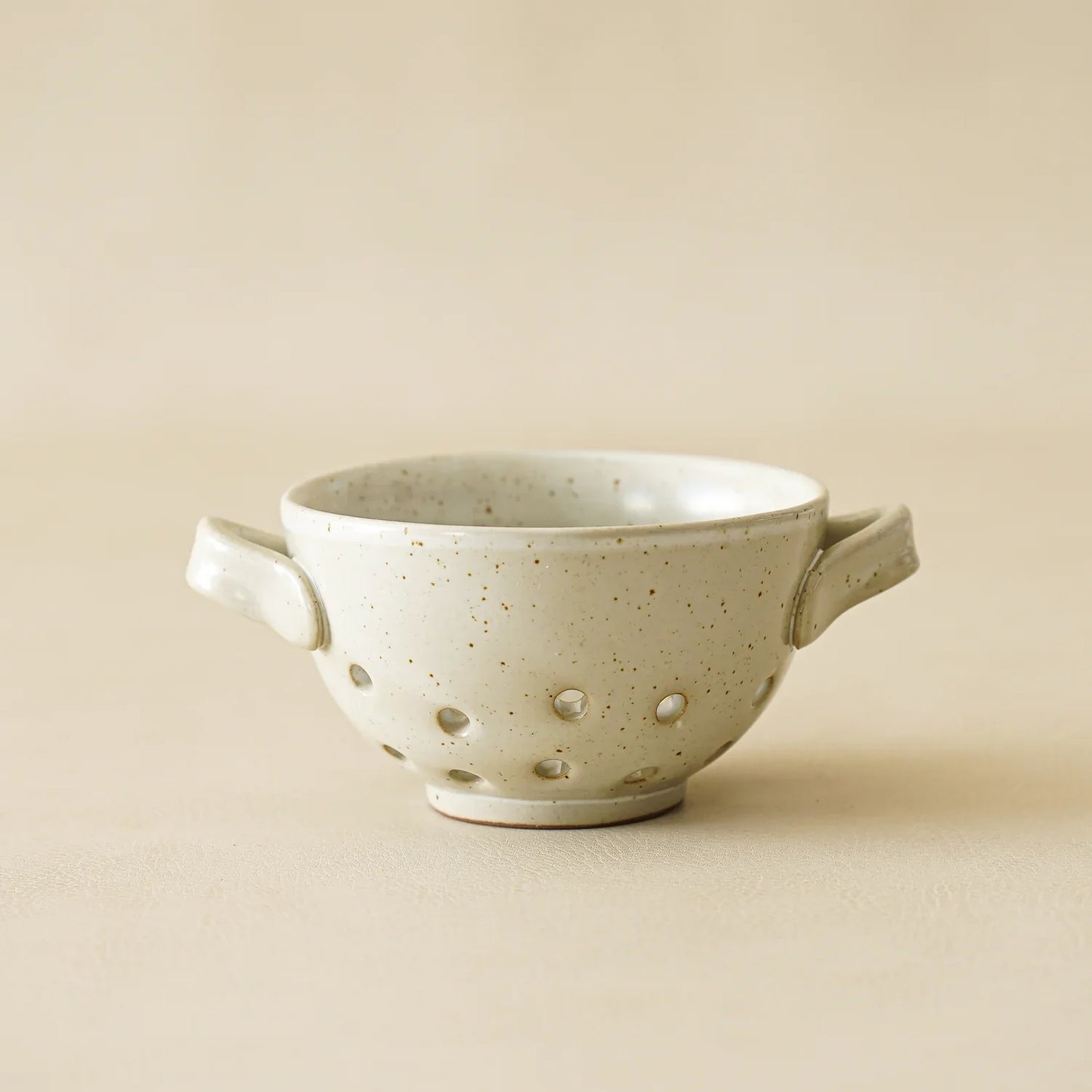 White Reactive Glaze Round Stoneware Berry Bowl