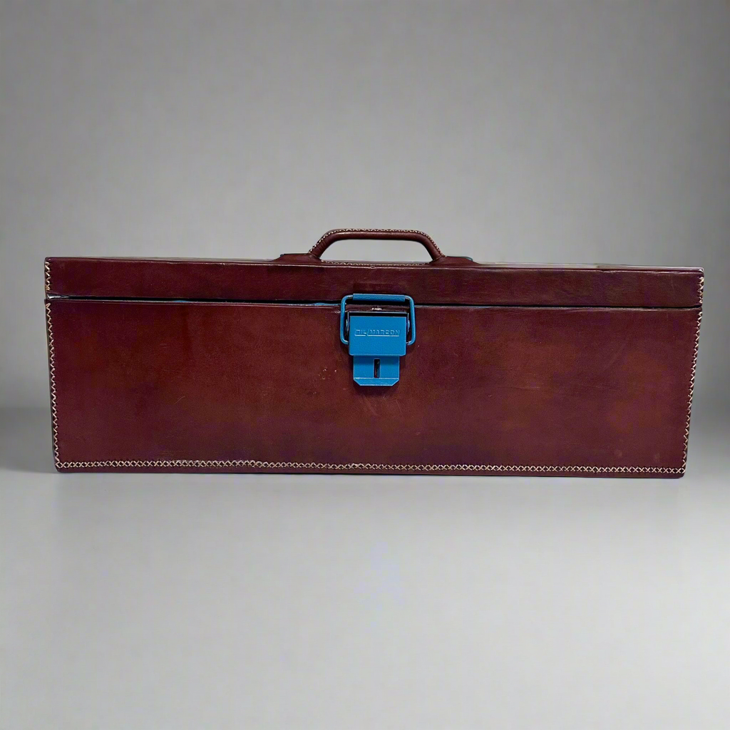 Los Hombres | Tool Box