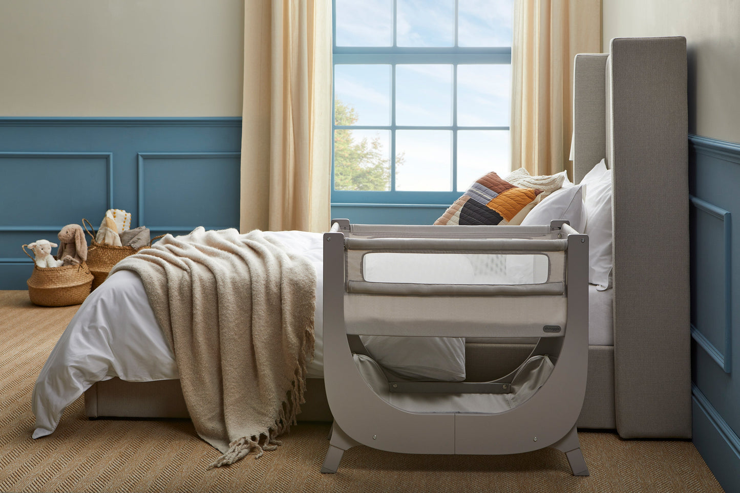 Shnuggle Air Lite Bedside Bassinet | Infant Crib | Height Adjustable Baby Bed with Mattress + 1 Waterproof + 2 White Sheets