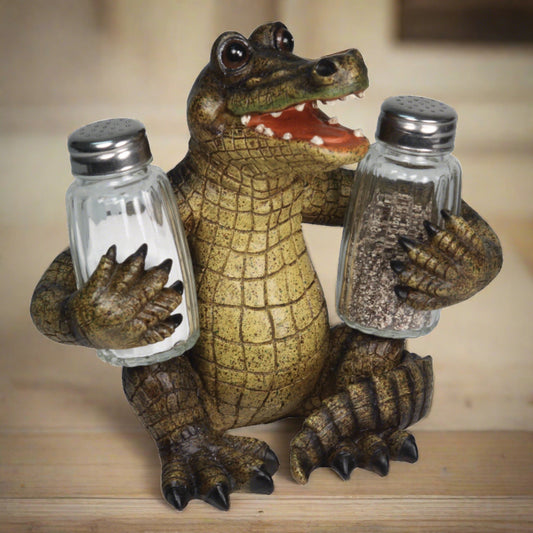 Salt and Pepper Shakers-Alligator