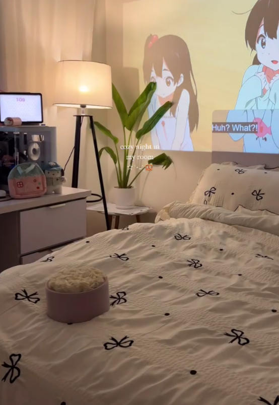 Silky Ribbon Ruffle Bedding Set / Cream White