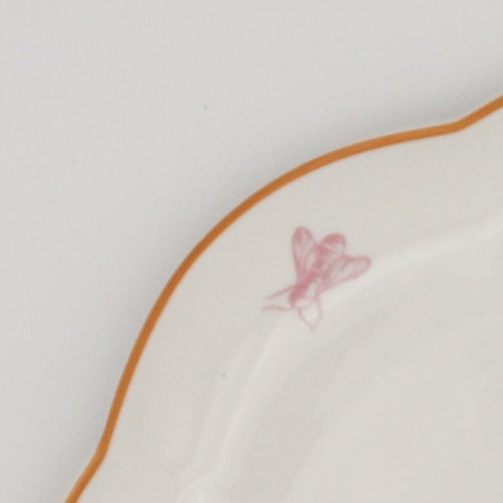 Bumble Voyage Scalloped Dinner Plate - Set of 4 (+1 Bonus Plate)