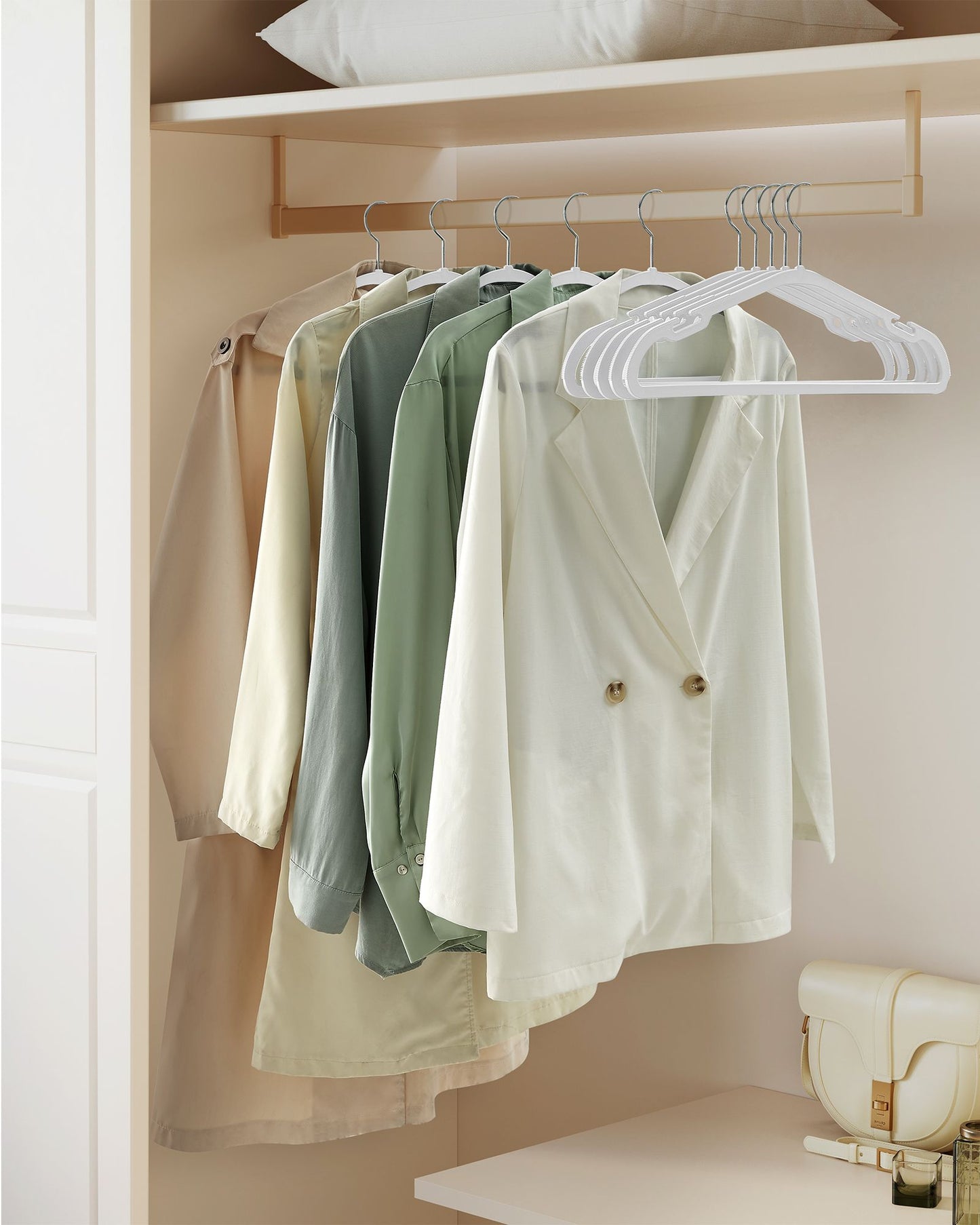 Heavy-Duty Plastic Clothes Hangers 50 Pack
