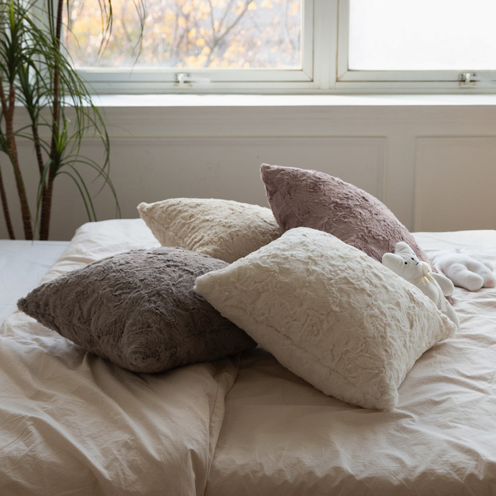 Set of 4 well mixed miss and match reversible sides furry throw pillowcase and insert 18"x18" square