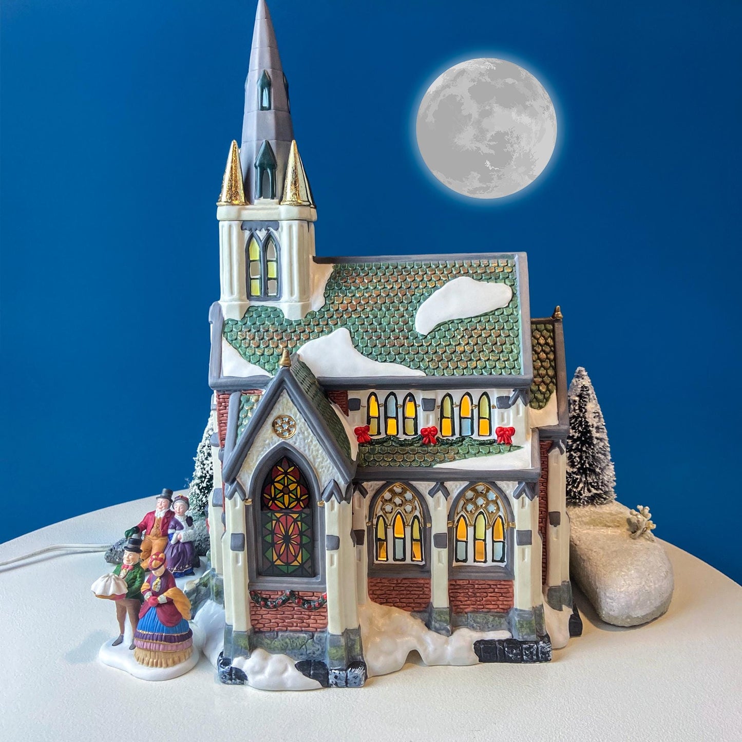 Porcelain Christmas Village Cathedral. Large Illuminated House of Worship by Grandeur Noel Collector's Edition. Home Retail Holiday Decor.