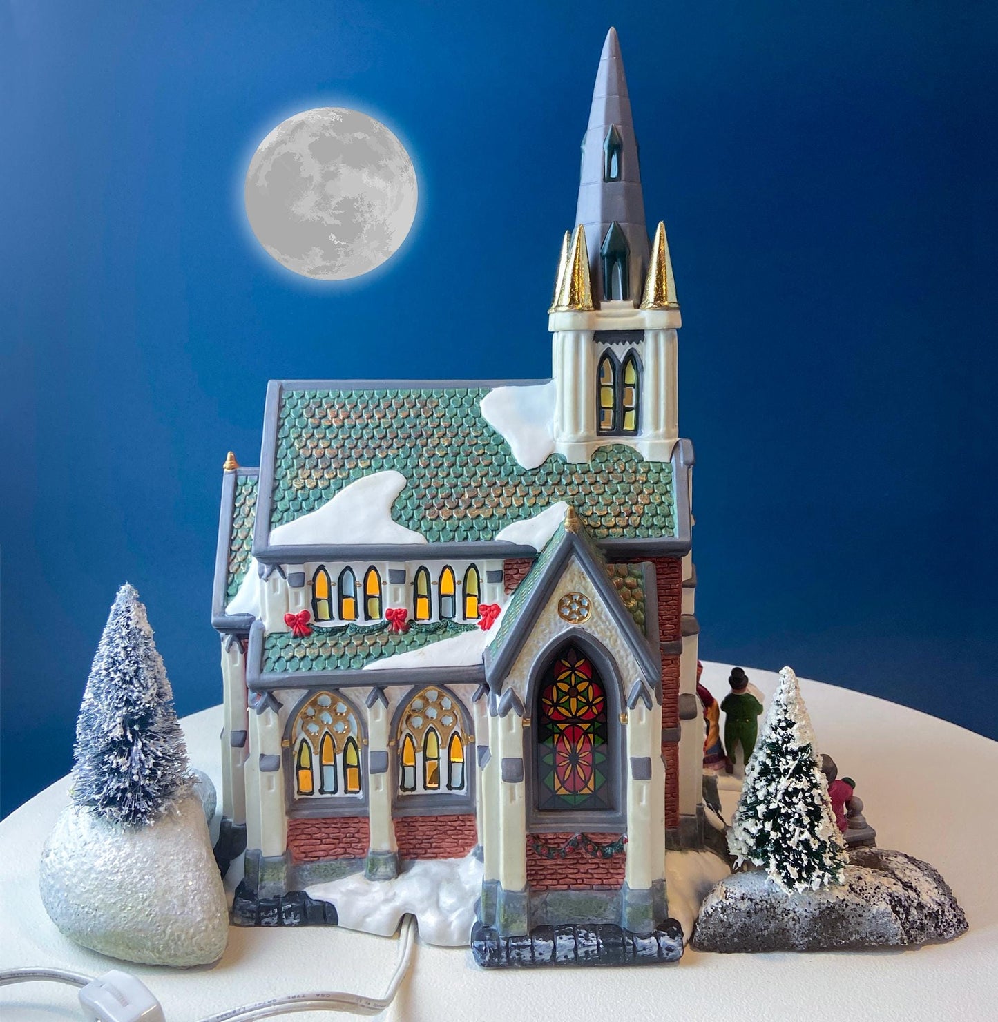 Porcelain Christmas Village Cathedral. Large Illuminated House of Worship by Grandeur Noel Collector's Edition. Home Retail Holiday Decor.