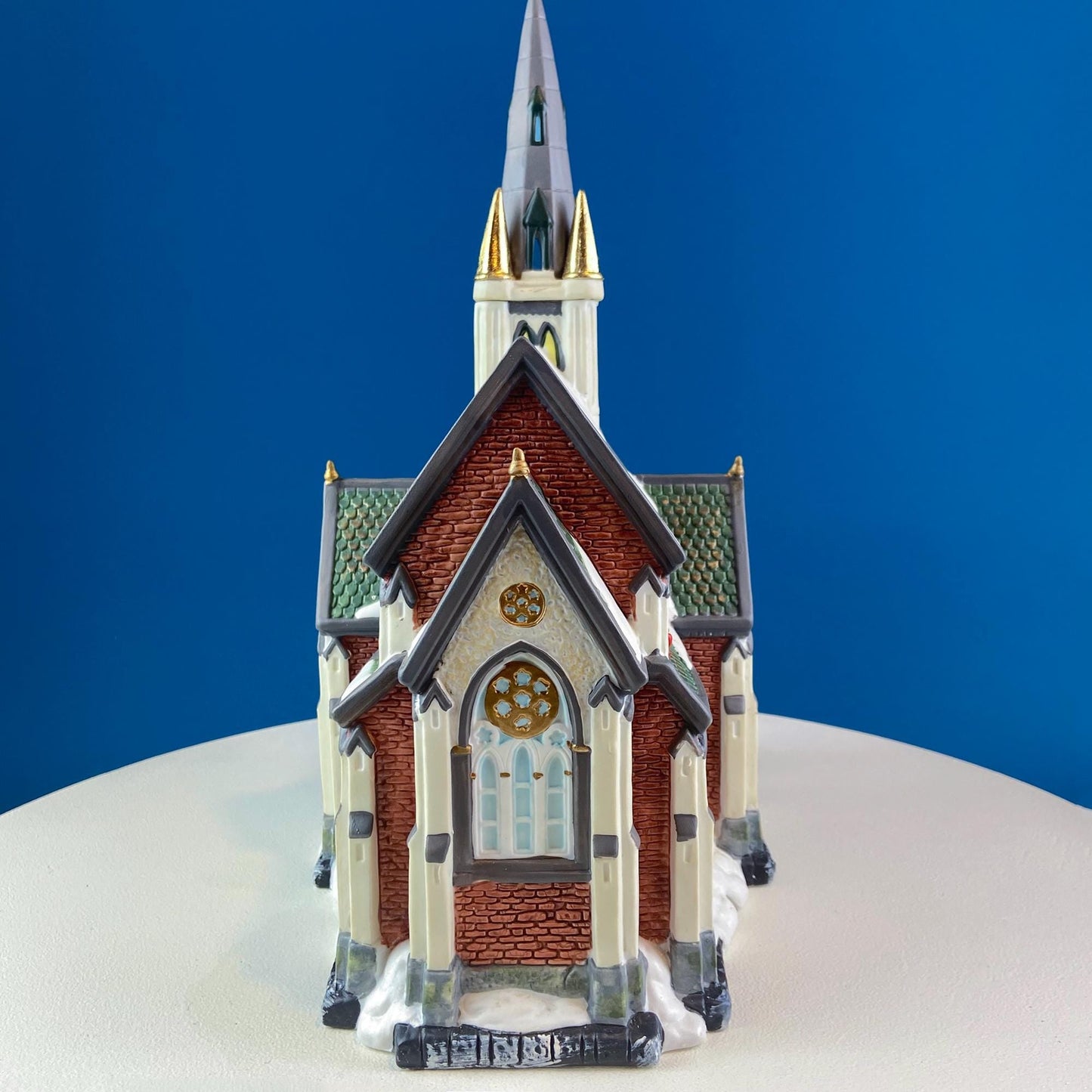 Porcelain Christmas Village Cathedral. Large Illuminated House of Worship by Grandeur Noel Collector's Edition. Home Retail Holiday Decor.