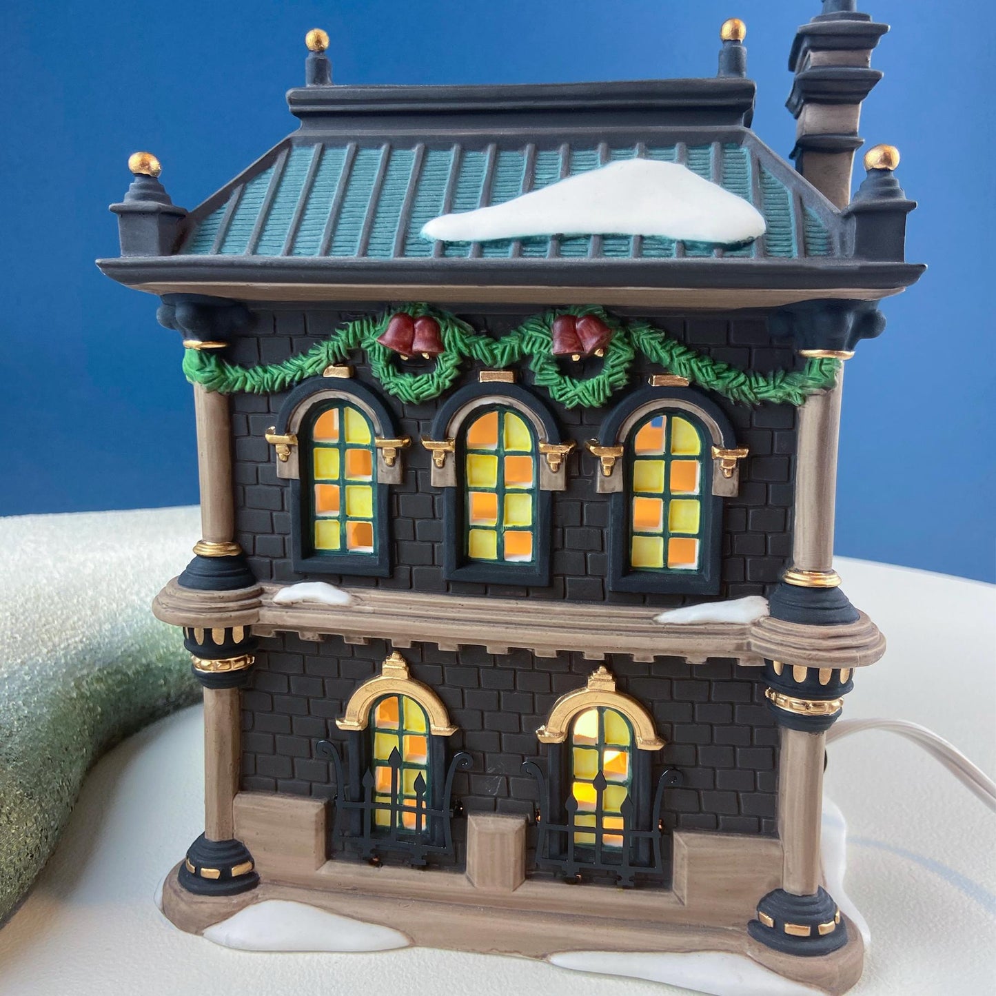 Vintage Blenham Street Bank & 2 Policeman Figurines by Department 56. Illuminated Christmas Village House. Dickens Village. Holiday Display.