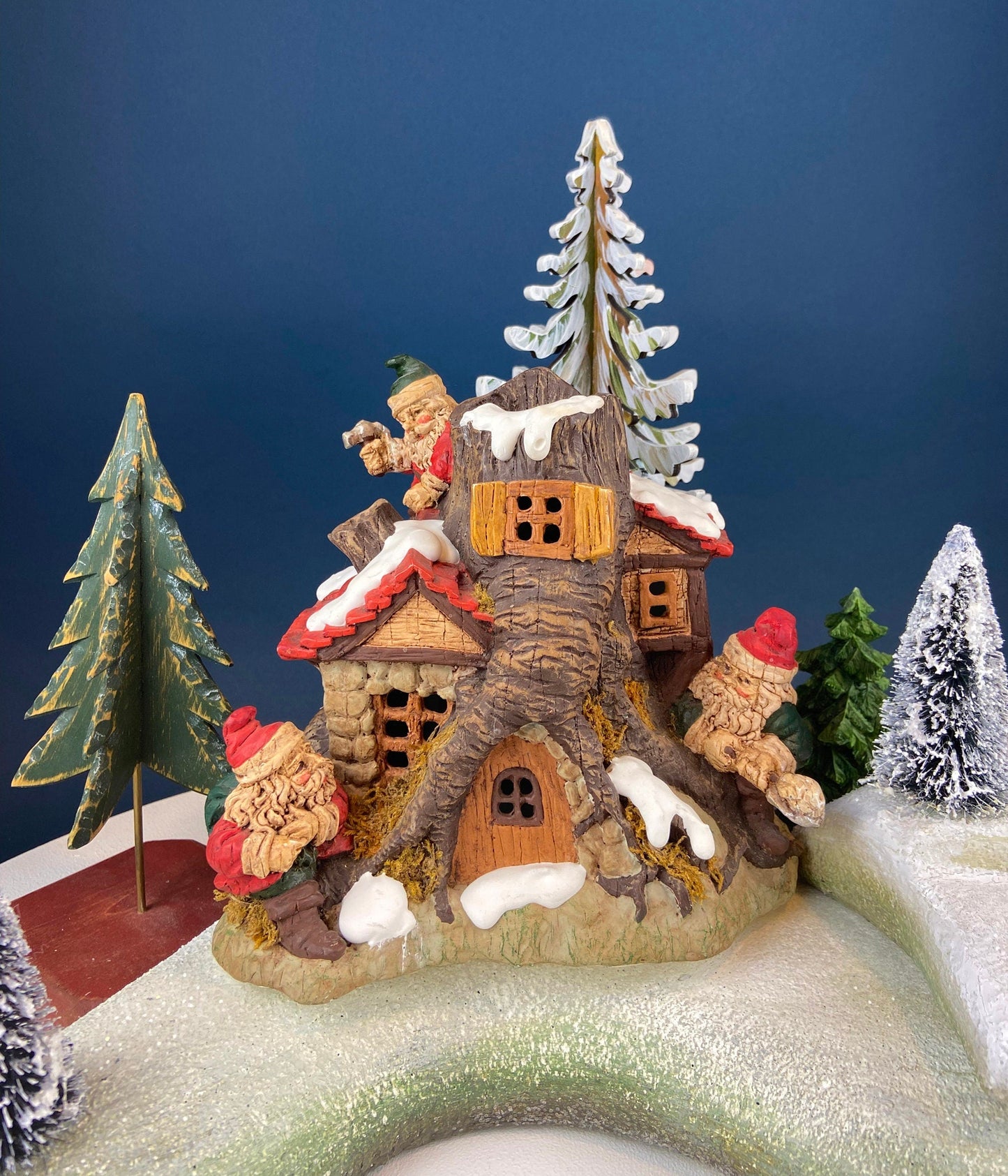 Christmas Village Dwarf's House with Light Kit