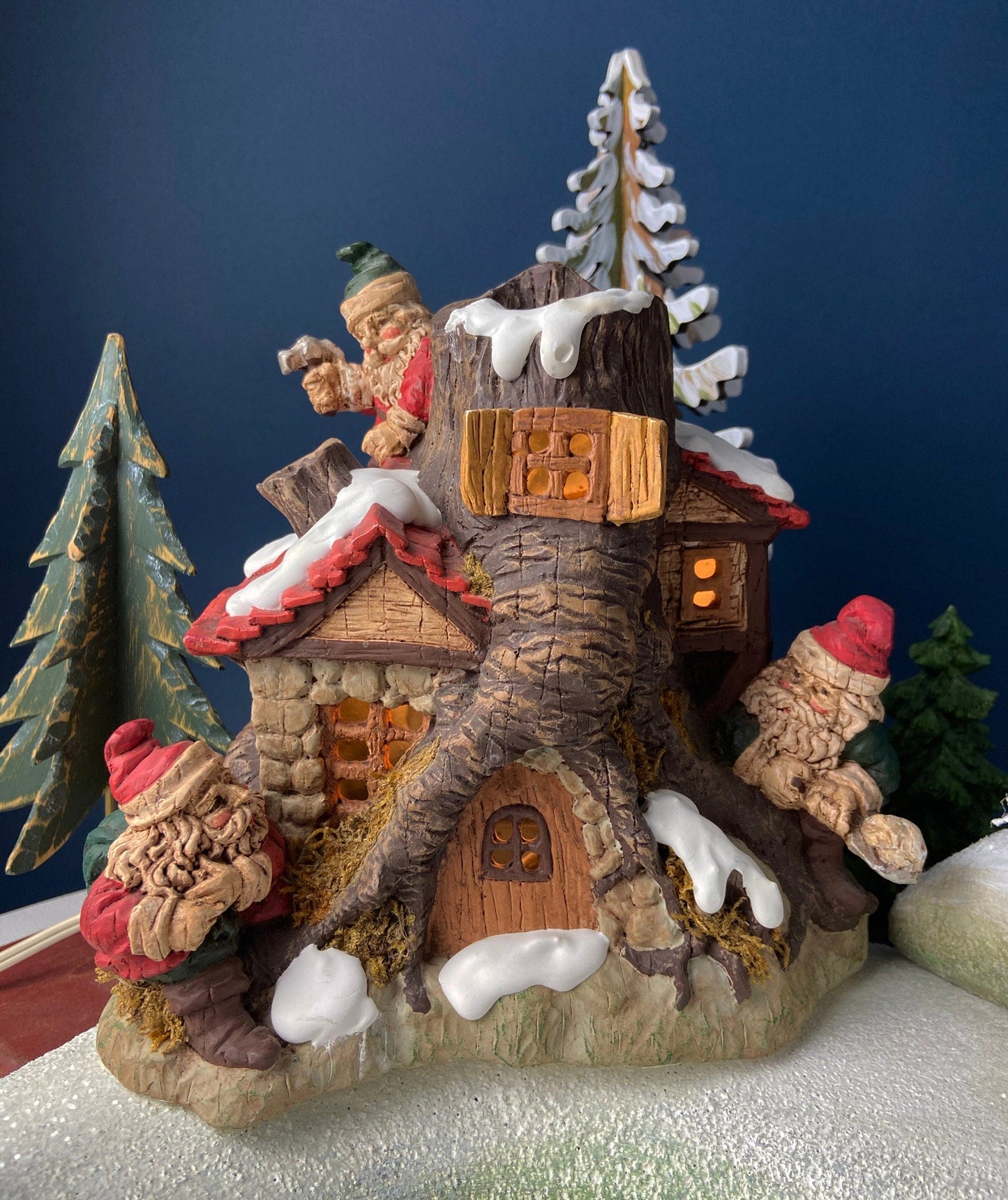 Christmas Village Dwarf's House with Light Kit