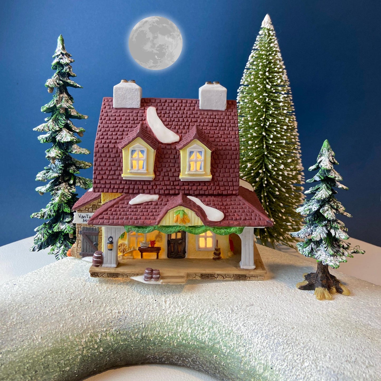 Christmas Village Van Tassel Manor by Department 56. Enchanted New England Village Series. Illuminated Holiday House or Retail Decor.