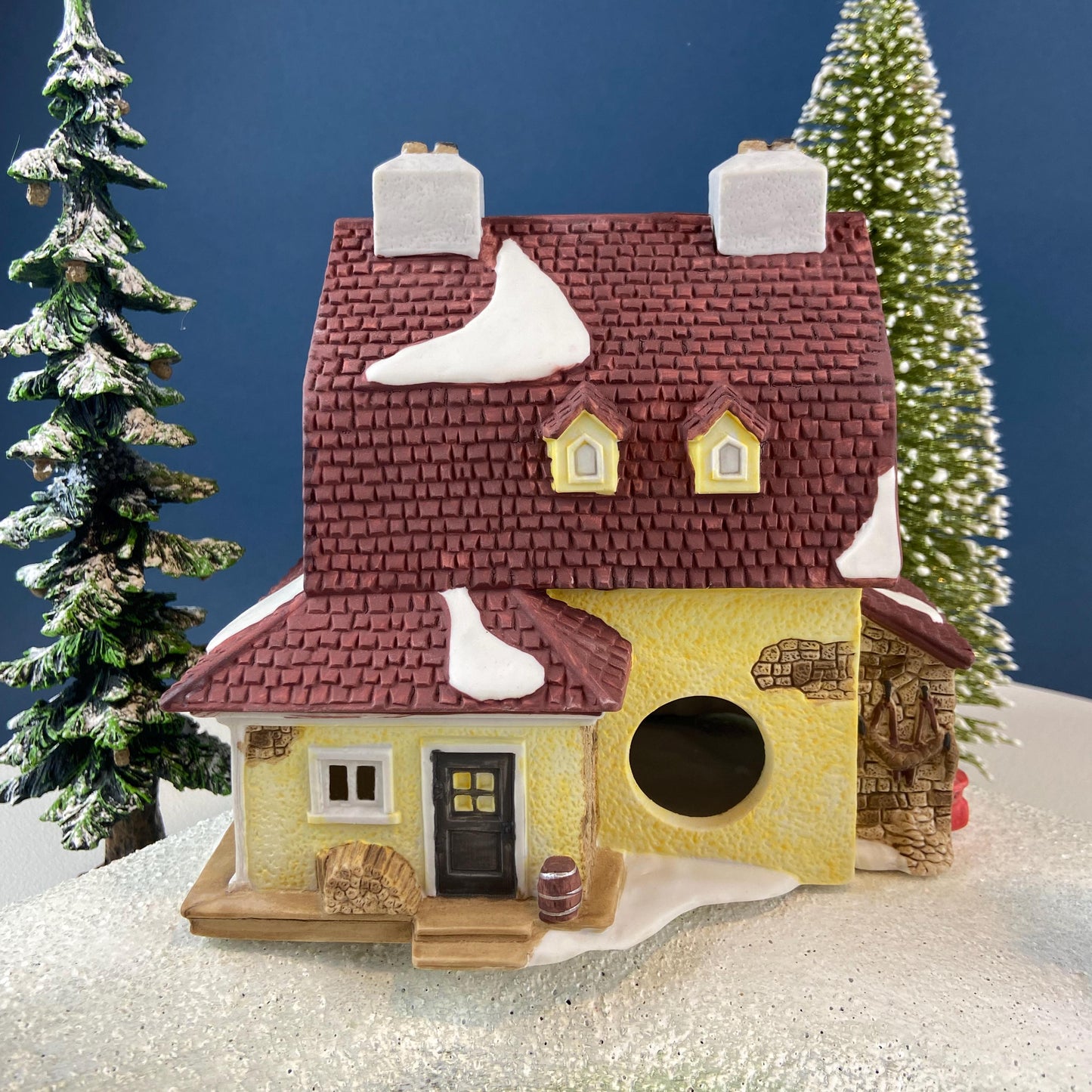 Christmas Village Van Tassel Manor by Department 56. Enchanted New England Village Series. Illuminated Holiday House or Retail Decor.