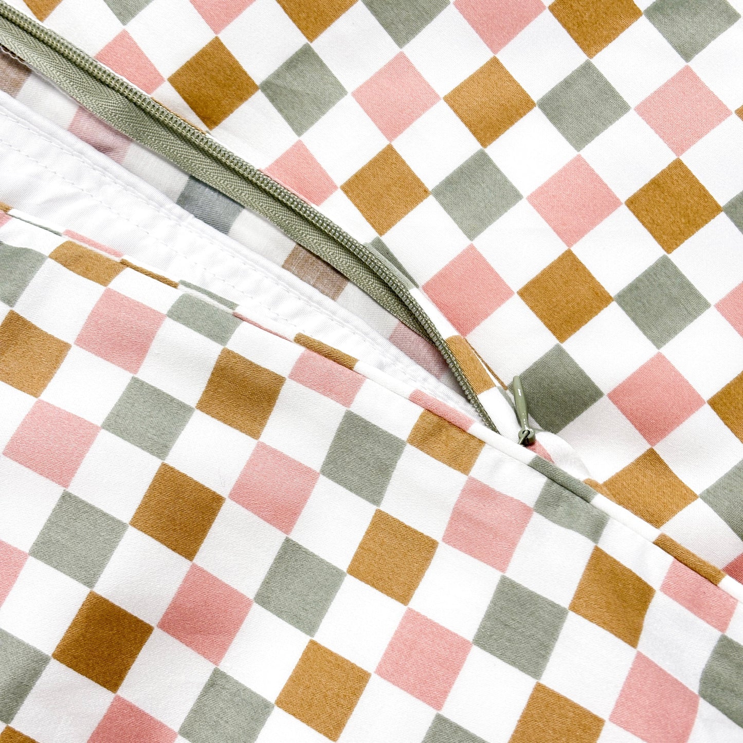 SHNUGGLE Bedding Set Colorful Checker